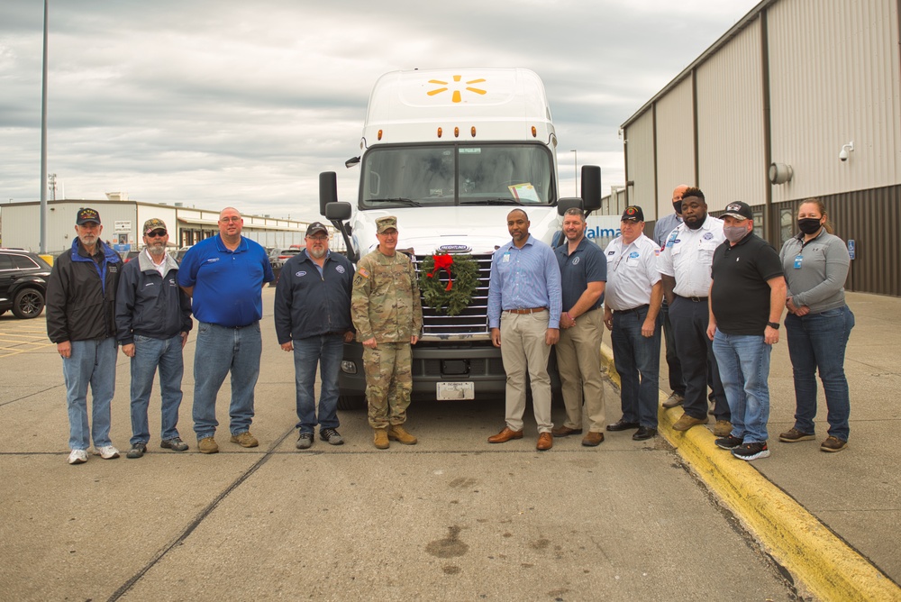 Indiana National Guardsmen support Wreaths Across America event in Seymour