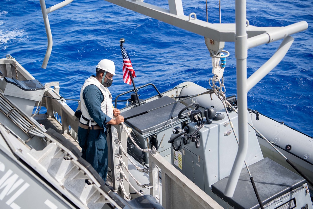 USS Charleston Sailors Participate in Small Boat Operations