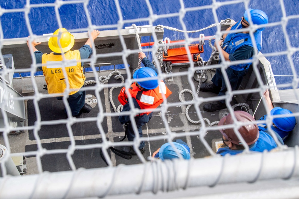 USS Charleston Sailors Participate in Small Boat Operations