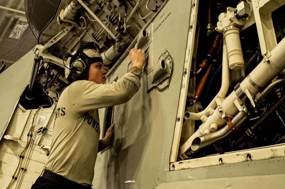 USS Carl Vinson (CVN 70) Night Ops