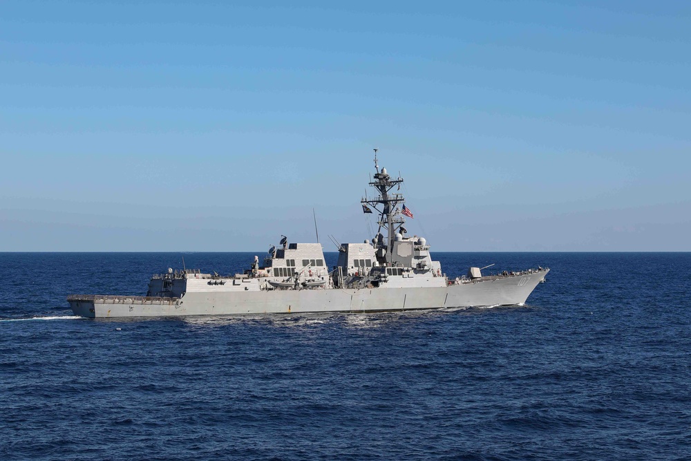 USS Ross participates in Photo Exercise