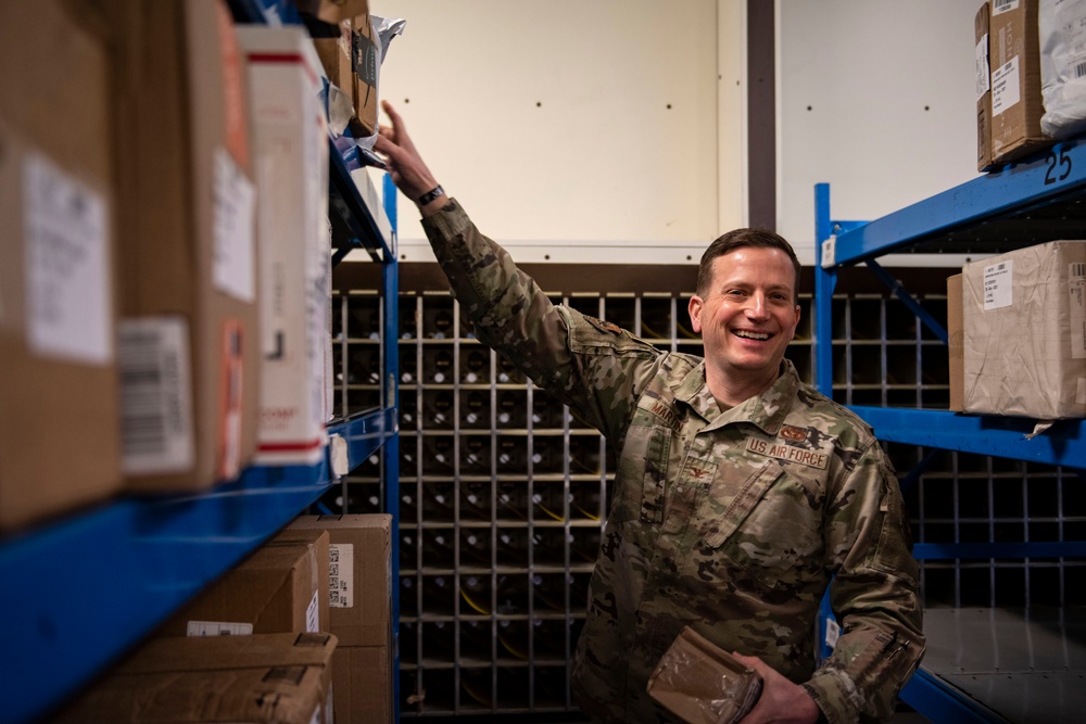 423rd FSS postal Airmen deliver holiday cheer