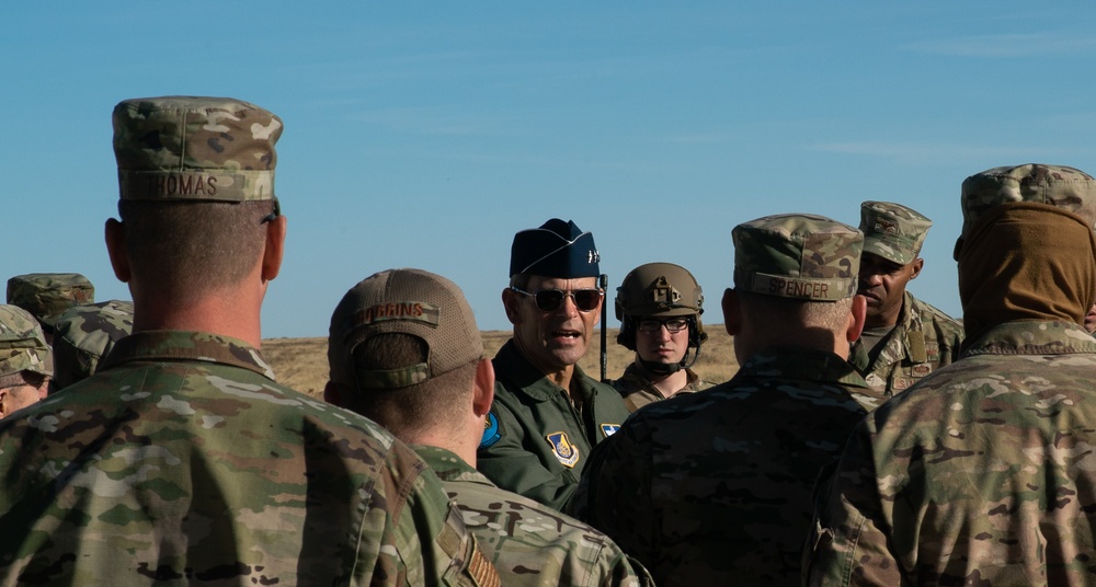 AFSOC demonstrates Mission Sustainment Team operations to PACAF commander