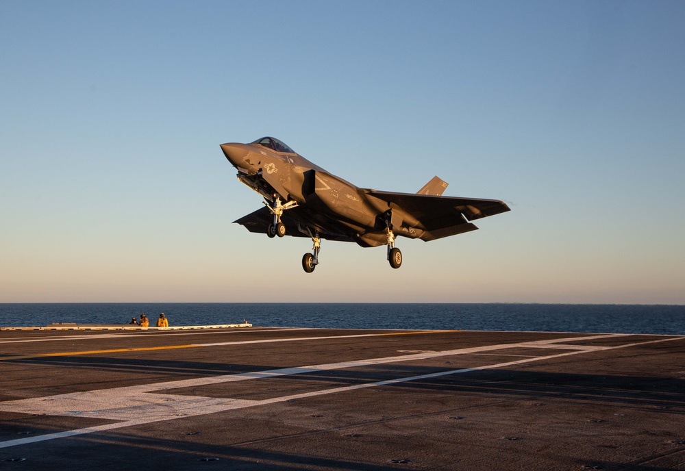 F-35C arrive as the Lincoln departs