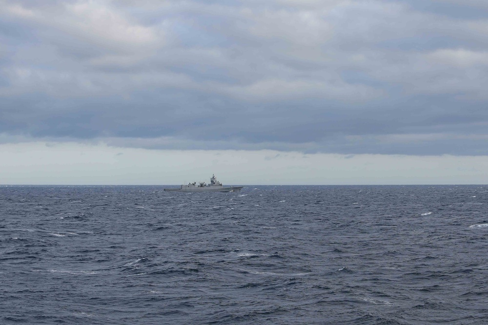 USS Ross participates in Harry S. Truman CSG exercises