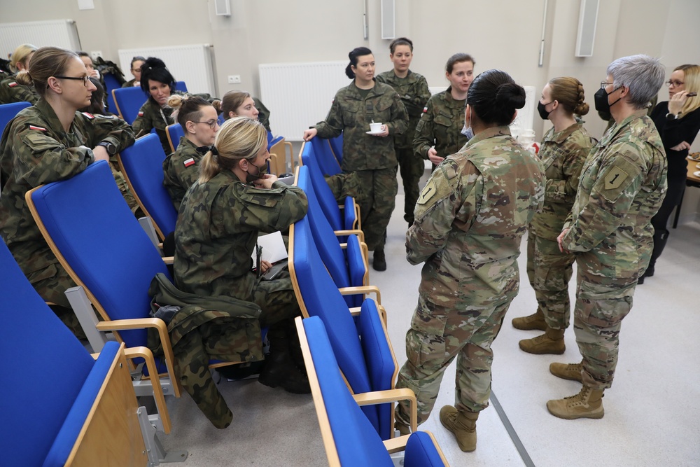 Women of the U.S. and Polish Armed Forces come together for a Women's Cultural Exchange
