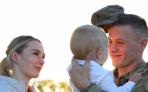 1st Infantry Division Soldiers Deploy in Support of Operation Inherent Resolve