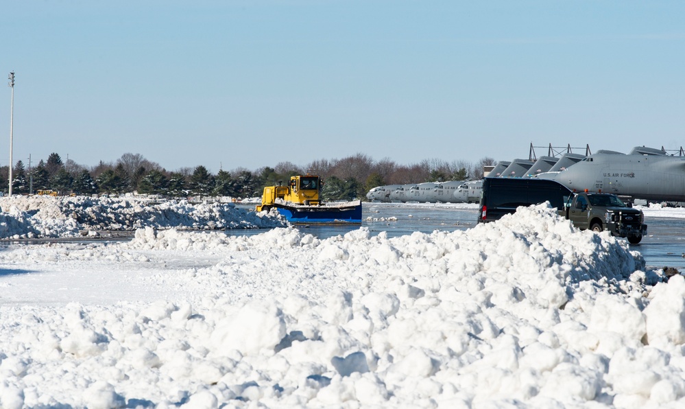 Winter Storm Frida brings first snowfall to Dover AFB