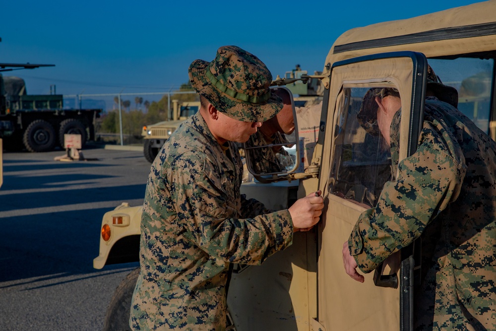 U.S. Marines and Sailors with 1st Marine Division conduct Combat Operations Center operations during Steel Knight 22