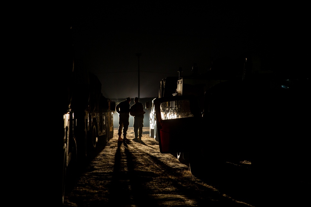 U.S. Marines and Sailors with 1st Marine Division conduct Combat Operations Center operations during Steel Knight 22