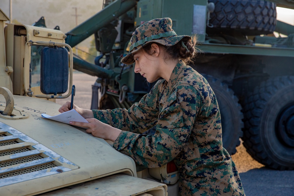 U.S. Marines and Sailors with 1st Marine Division conduct Combat Operations Center operations during Steel Knight 22