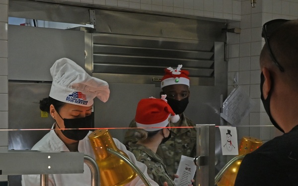 15th Wing Leadership serves Christmas eve lunch