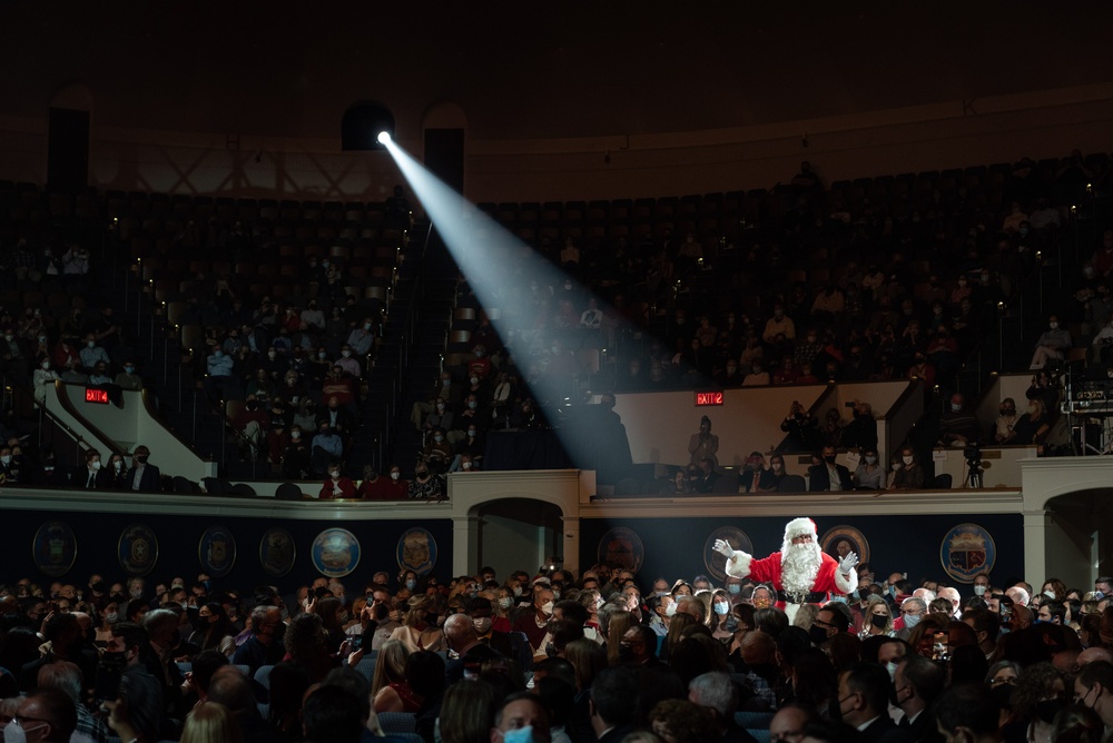 United States Navy Band performs annual Holiday Concert