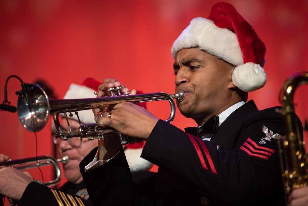 DVIDS - Images - United States Navy Band Performs Annual Holiday ...