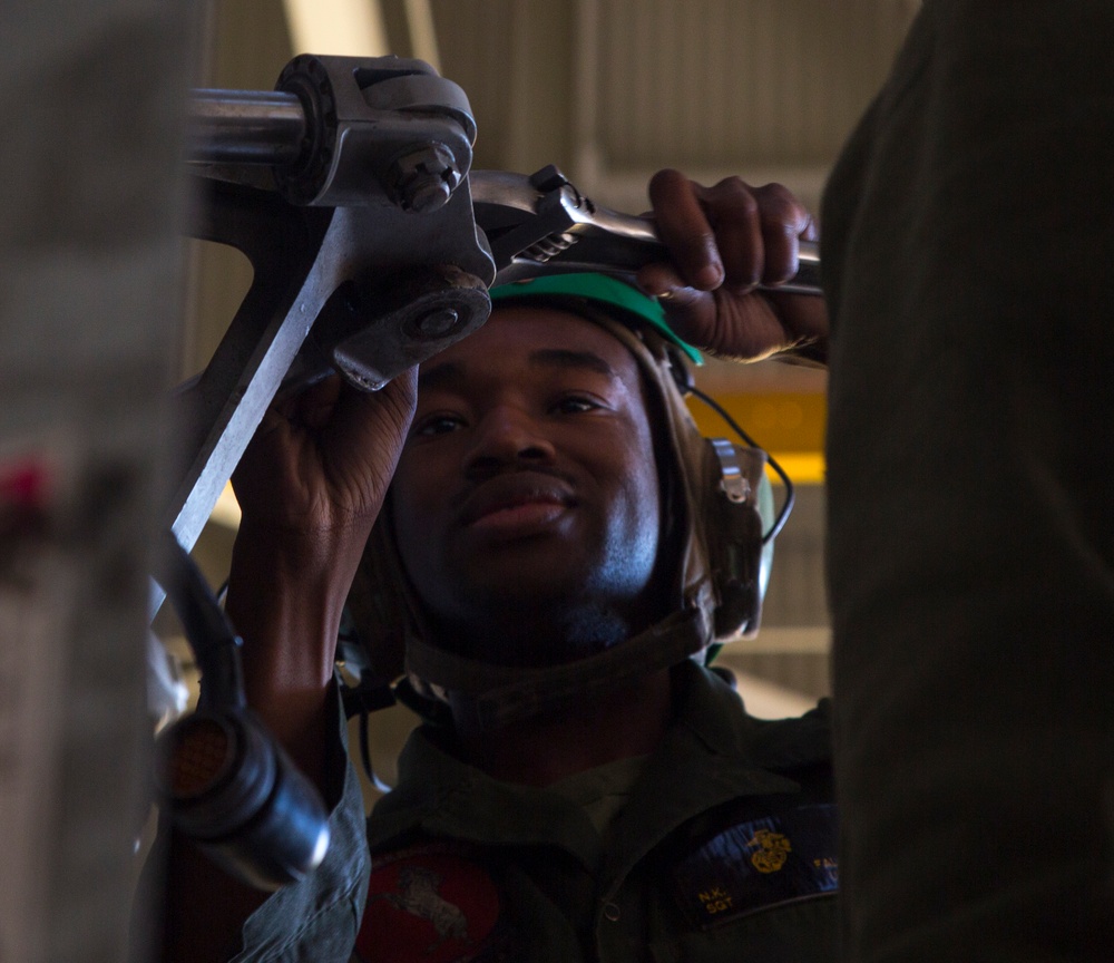 3rd MAW Marines Conduct Routine Maintenance