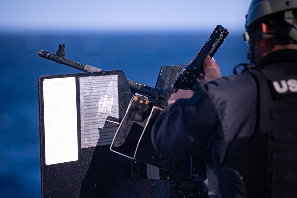 DVIDS - Images - USS Spruance live-fire exercise [Image 3 of 6]