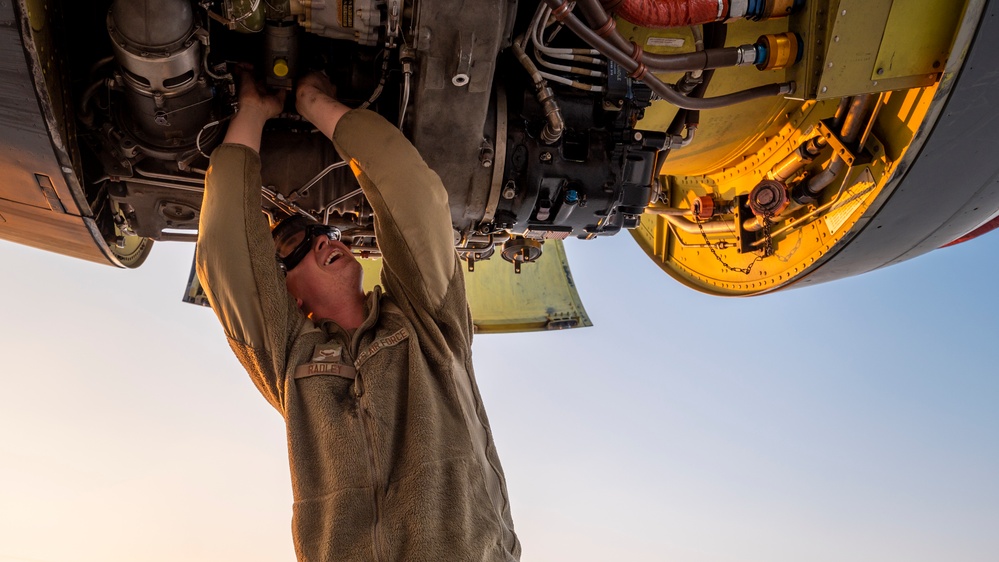 KC-135 Engine Maintenance