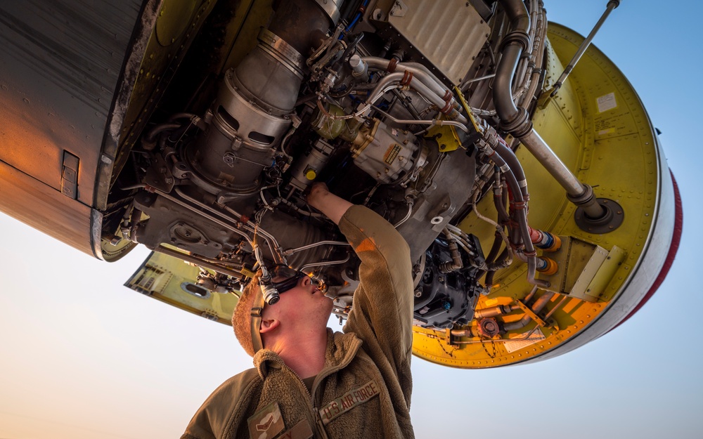 KC-135 Engine Maintenance