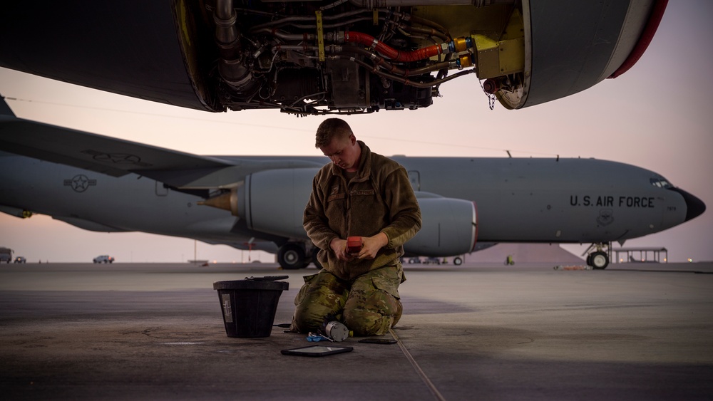 KC-135 Engine Maintenance