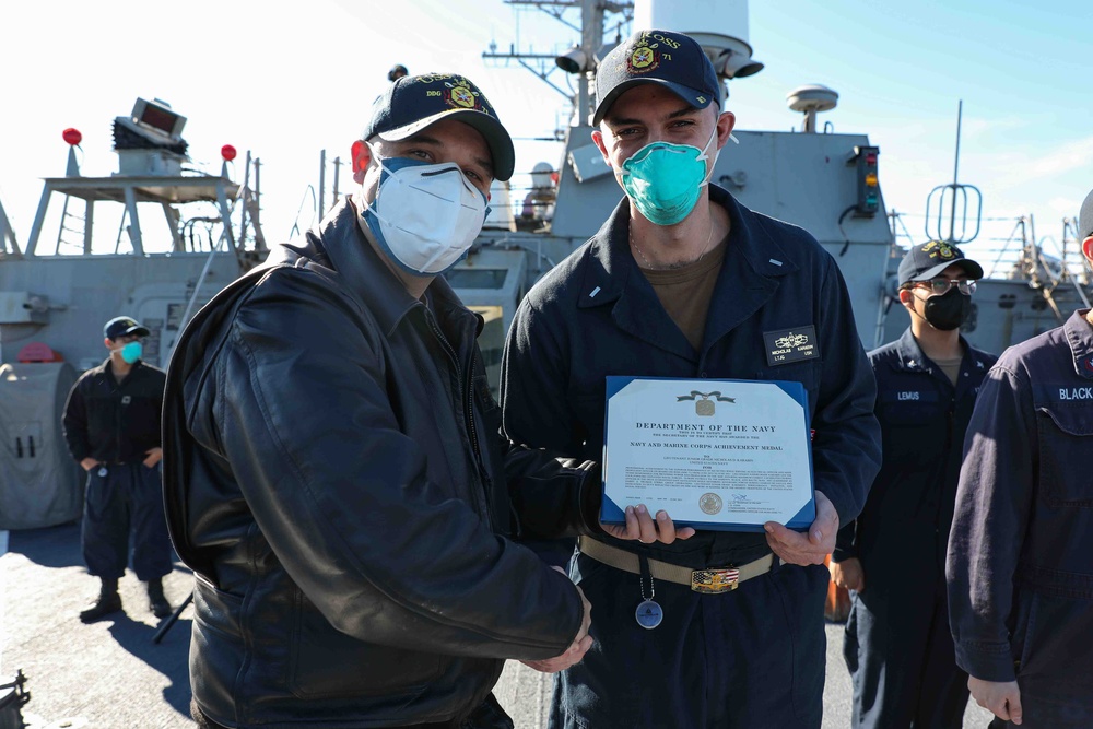 USS Ross Sailors receive awards