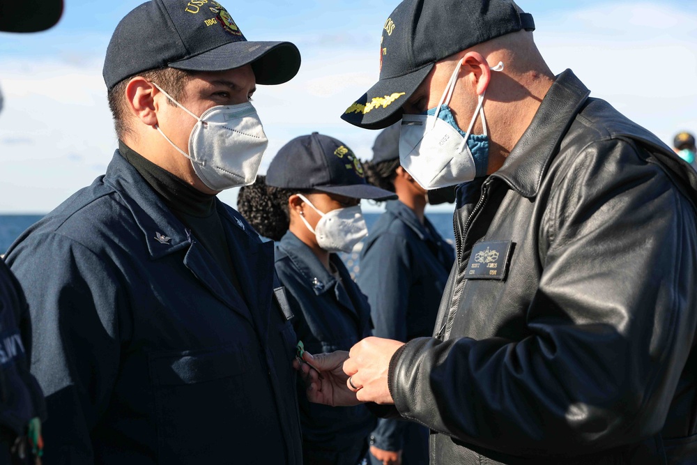 USS Ross Sailors receive awards