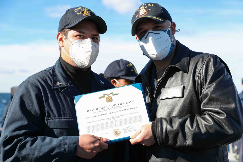 USS Ross Sailors receive awards