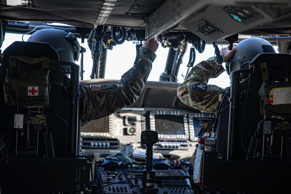 HH-60 BLACK HAWK HELICOPTER FLIGHT