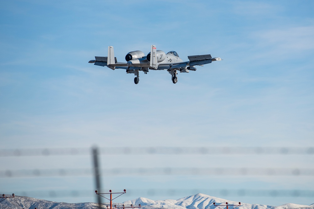 Arizona Marine Corps pilots fly F-35s, train with A-10s at Idaho ranges