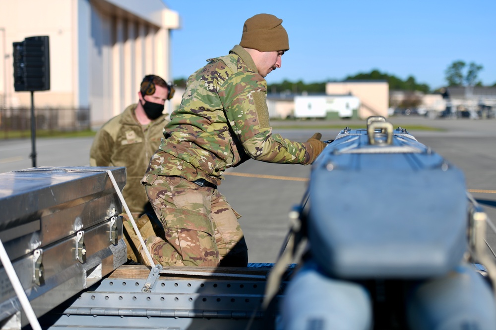 1 SOW Air Commandos compete in 4th Quarter Weapons Load Crew Competition