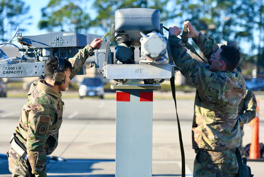 1 SOW Air Commandos compete in 4th Quarter Weapons Load Crew Competition