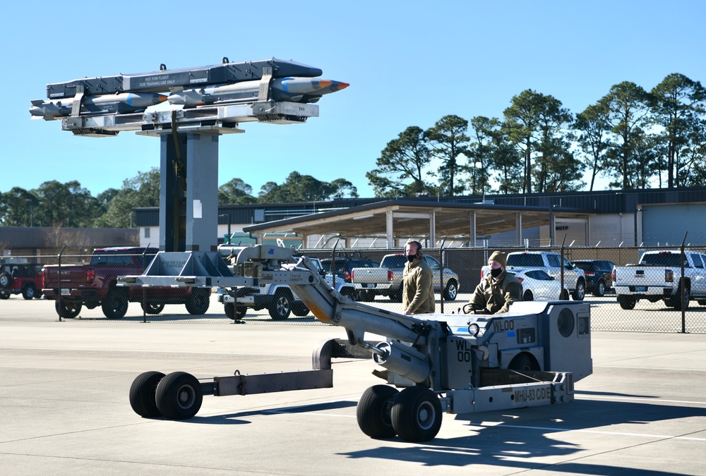 1 SOW Air Commandos compete in 4th Quarter Weapons Load Crew Competition