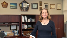 NAVWAR Director of Contracts Receives Presidential Rank Award