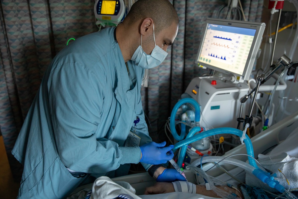 U.S. Air Force Medical Augmentation Team Works With New Hampshire Hospital