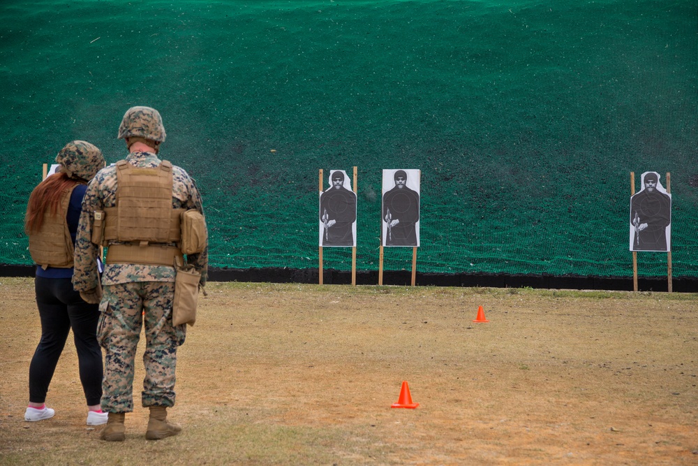 III MIG hosts USO on range
