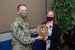 Center for Surface Combat Systems Recognizes Cyndy Duscio as Headquarters Civilian of the Quarter