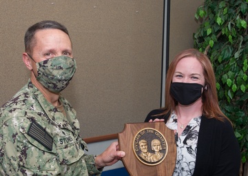 Center for Surface Combat Systems Recognizes Cyndy Duscio as Headquarters Civilian of the Quarter