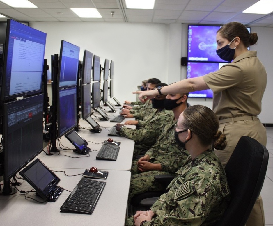 Virtual Operator Trainers Ready Sailors for the High-End Fight