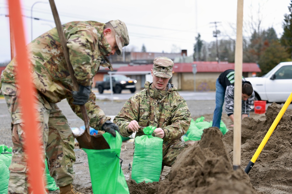 Washington National Guard members respond to flooding in Lewis County, WA