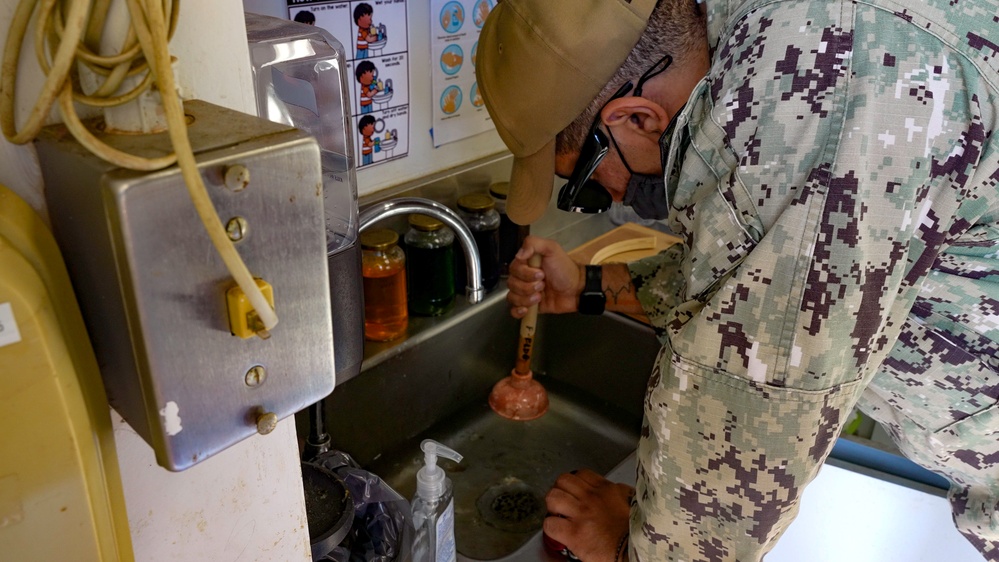 Navy Flushes Hickam Elementary School Water System