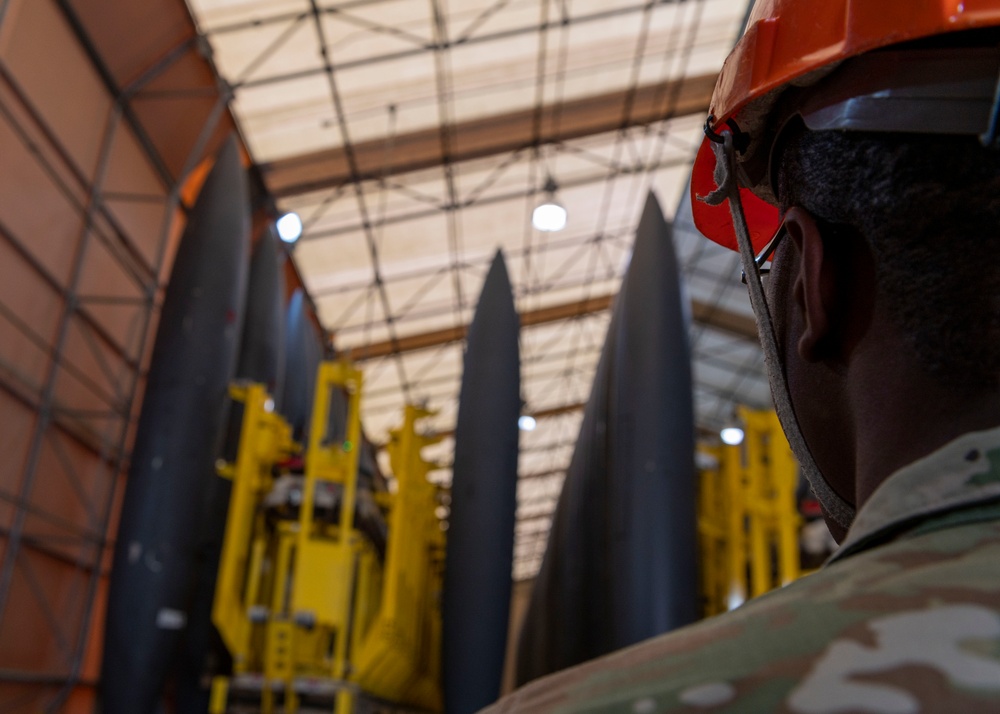 Aircraft fuel system technician maintains F-15E fuel tanks