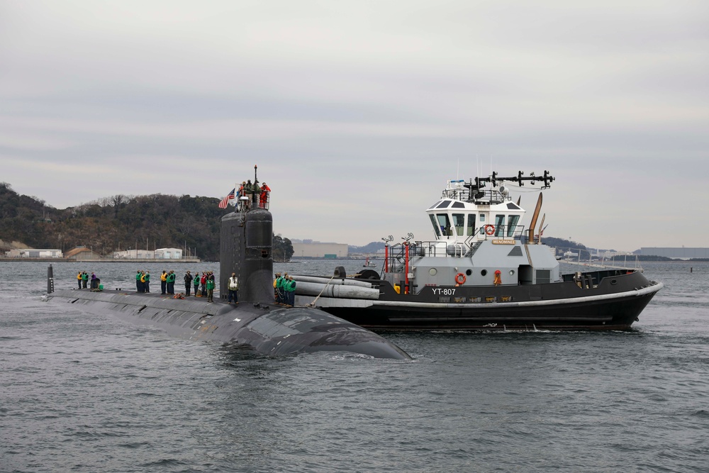 USS Missouri (SSN 780) Arrives at Fleet Activities Yokosuka