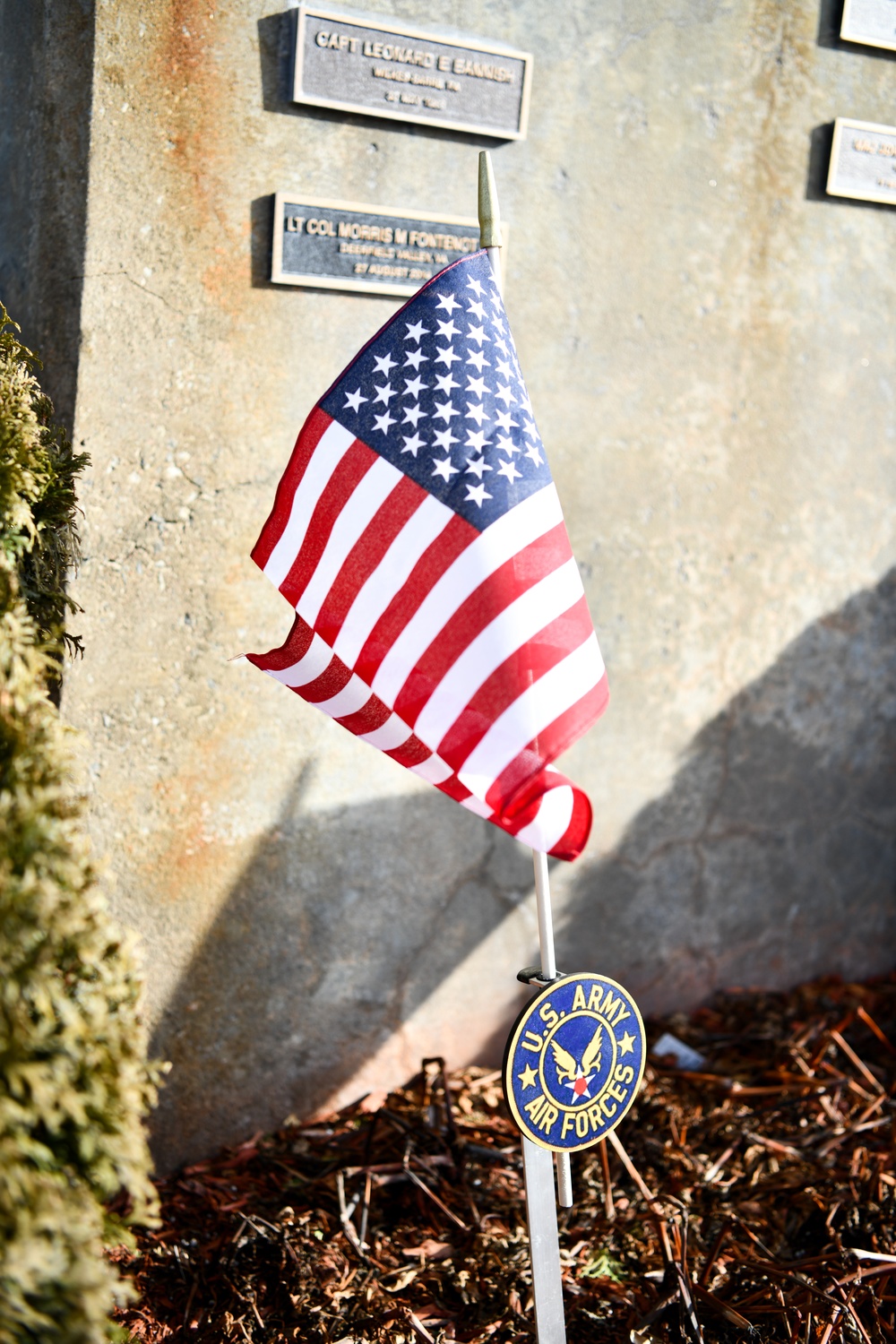 104th Fighter Wing, Westfield veterans, dedicate flags and markers