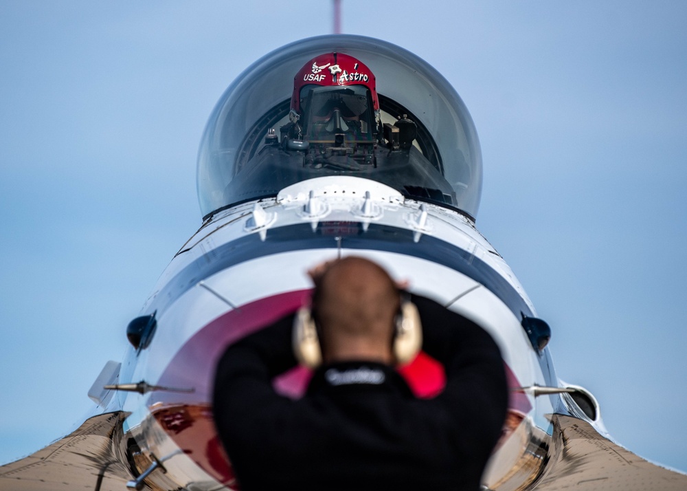 Day 1 in the Books for the Thunderbirds First Winter Training Trip