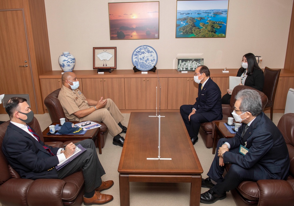 CFAS Meets with Sasebo City Mayor