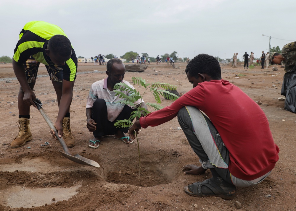 U.S., Italy, Djibouti plant &quot;peace trees&quot; in Damerjog