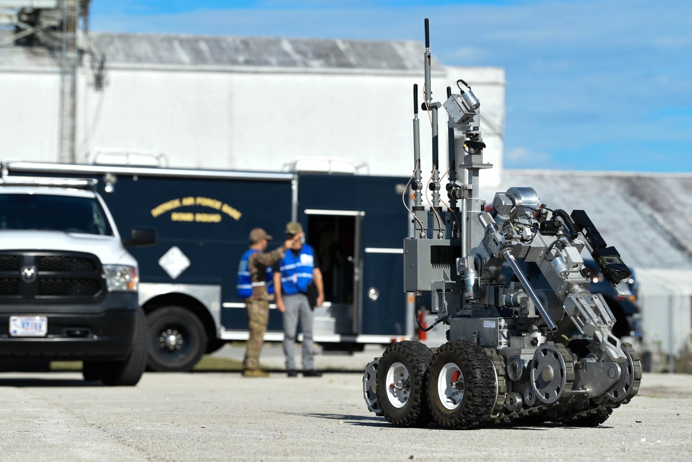 45th Civil Engineering Squadron Explosive Ordnance Disposal team exercise Ocean Breeze