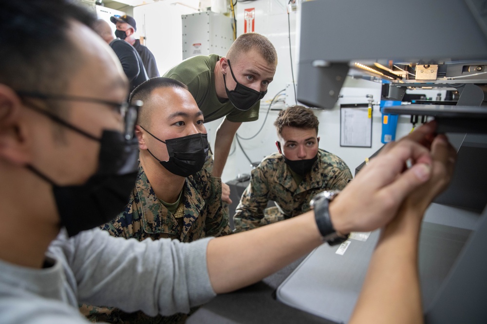 2nd Maintenance Battalion conducts New Equipment Training on the Expeditionary Fabrication System