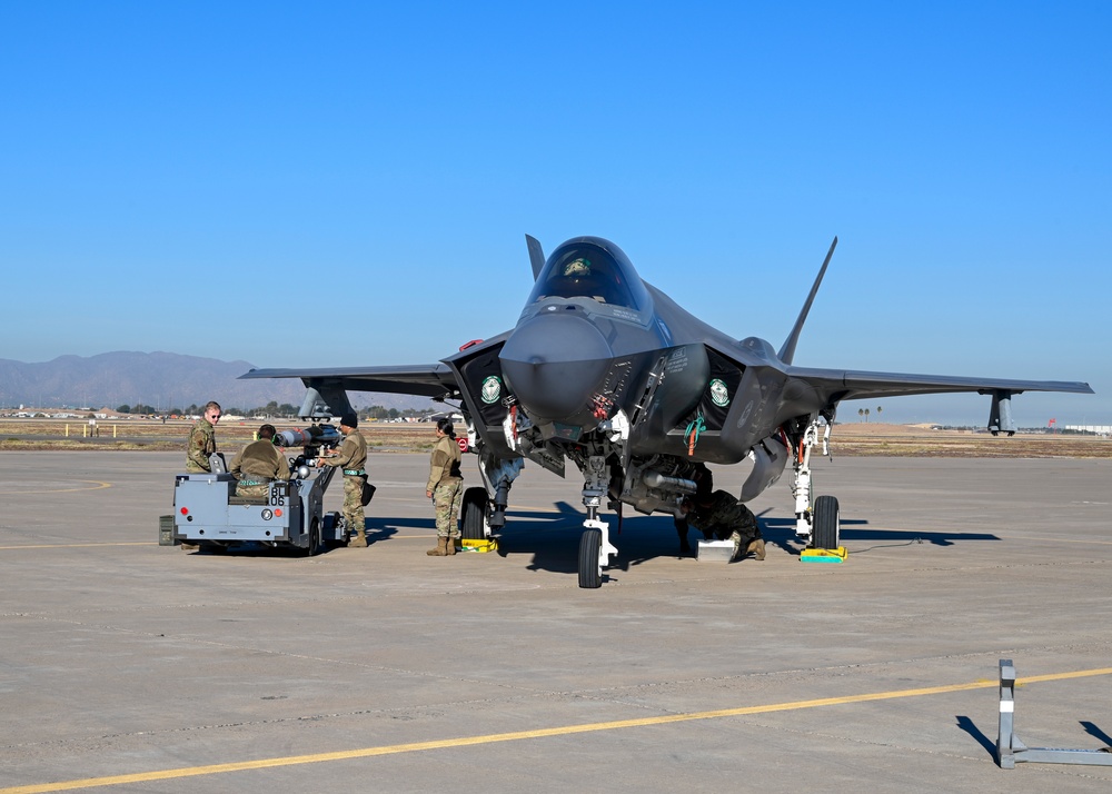 Airmen compete in Fourth Quarter Load Competition