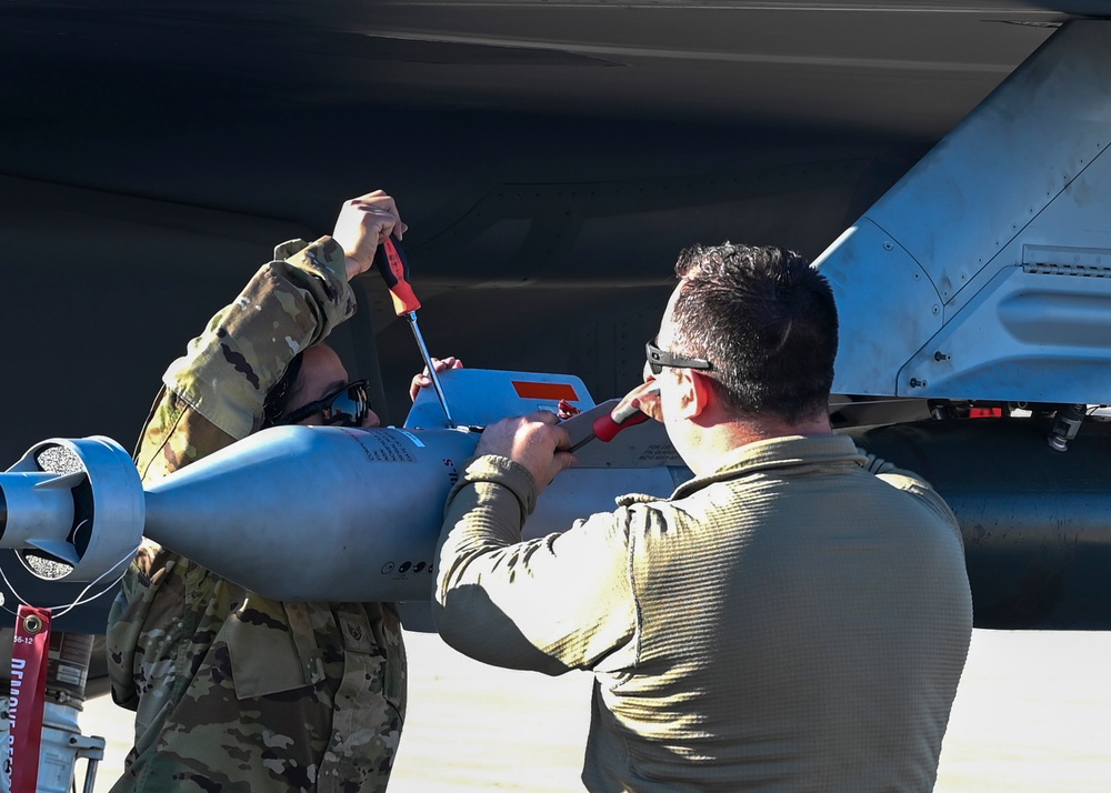 Airmen compete in Fourth Quarter Load Competition
