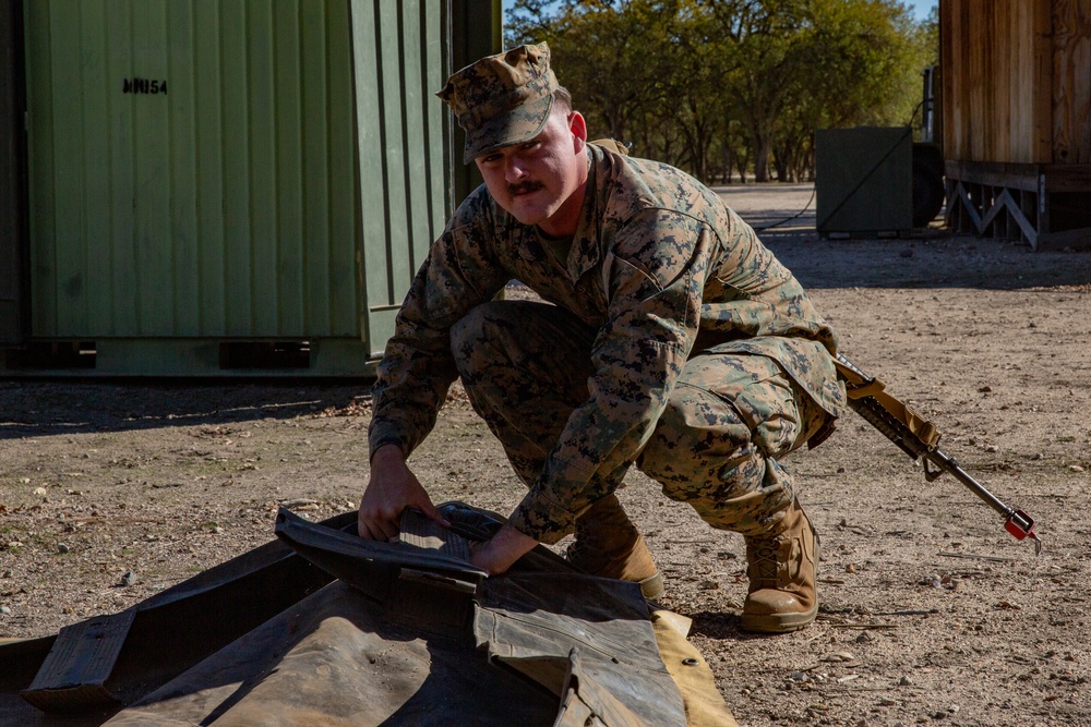 Combat Logistics Battalion 5 Set Up A COC At Fort Hunter Liggett